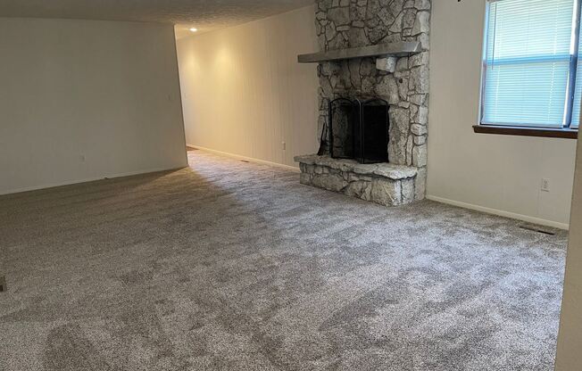 3332 E Portland