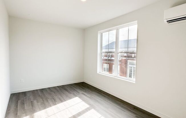 1 bed, 1 bath, 743 sqft, $1,295, Unit 315