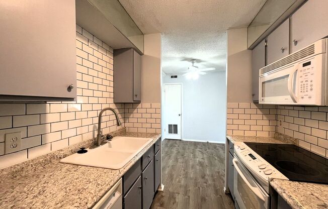 1 bed, 1 bath, $749