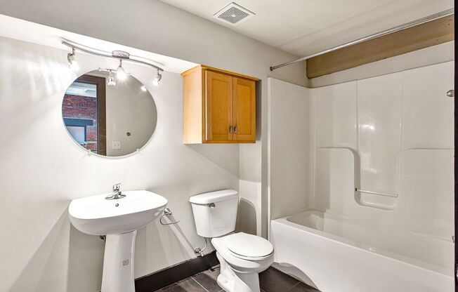 2 beds, 2 baths, 825 sqft, $1,475, Unit APT 120