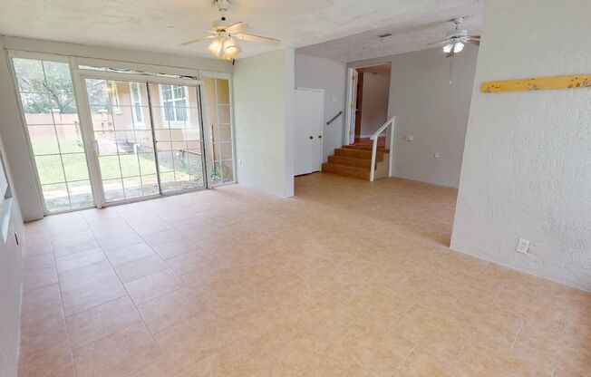 4 beds, 2.5 baths, $2,100