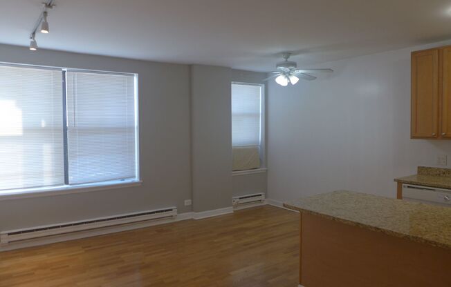 808-12 W Junior Terrace