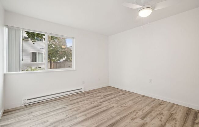 2 beds, 1 bath, 930 sqft, $1,695, Unit O7