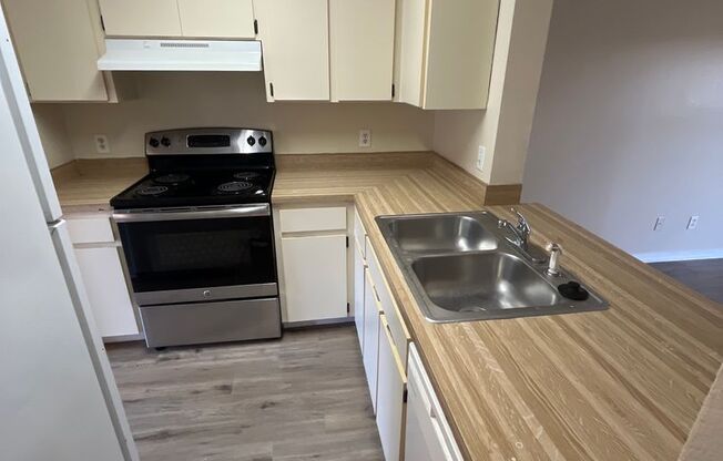 For Rent-2-bedroom, 2.5-bathroom located in the vibrant community of Brandon