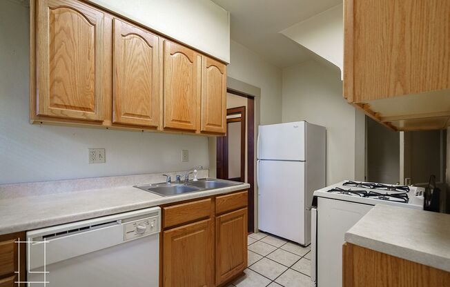 2 beds, 1 bath, $1,285, Unit 441 Alden Ave