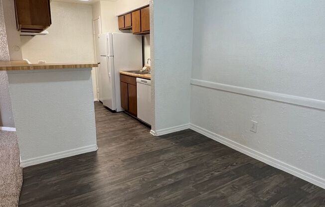 2 beds, 2 baths, 914 sqft, $1,095, Unit 22-908