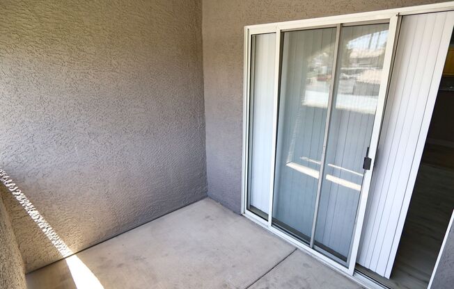 Great Upper Condo at Tuscan Villas, Hacienda and Decatur