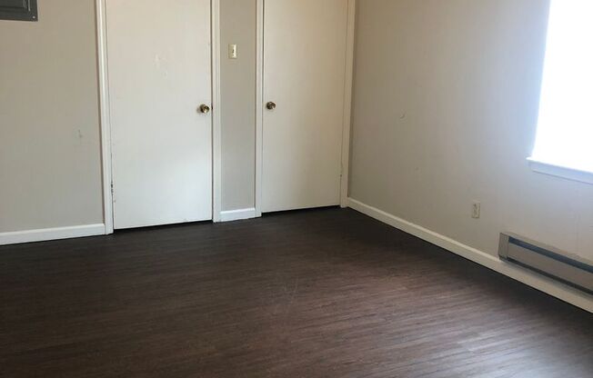 1 bed, 1 bath, 728 sqft, $595, Unit 4