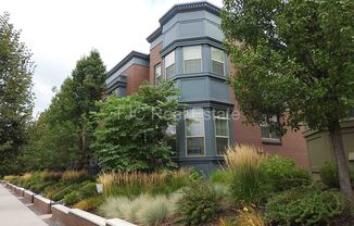 Central Park Home For Rent! Corner Unit!