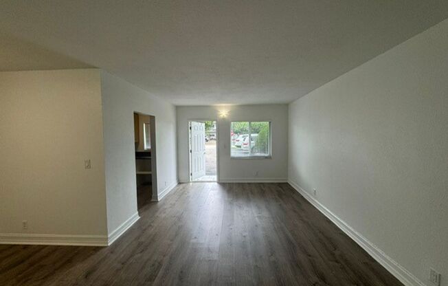 1 bed, 1 bath, 650 sqft, $1,695, Unit 109