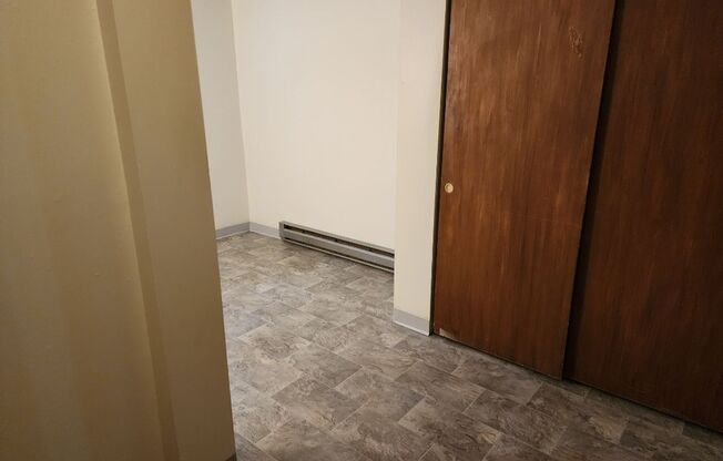 2 beds, 1 bath, 650 sqft, $895, Unit Z
