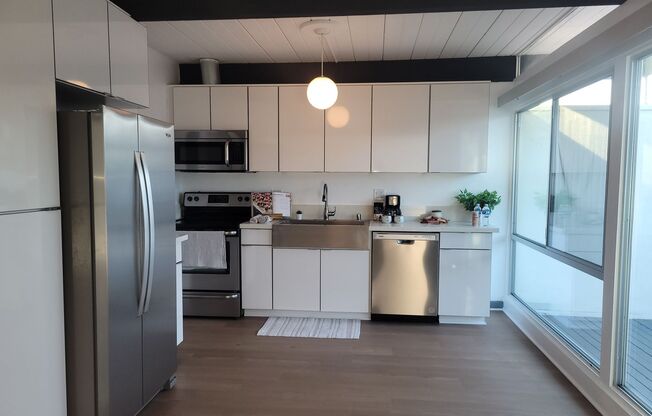 2 beds, 2 baths, 865 sqft, $3,095, Unit 1