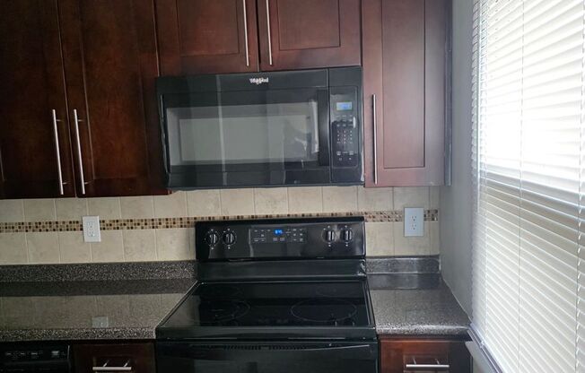 1 bed, 1 bath, 652 sqft, $1,795, Unit 317