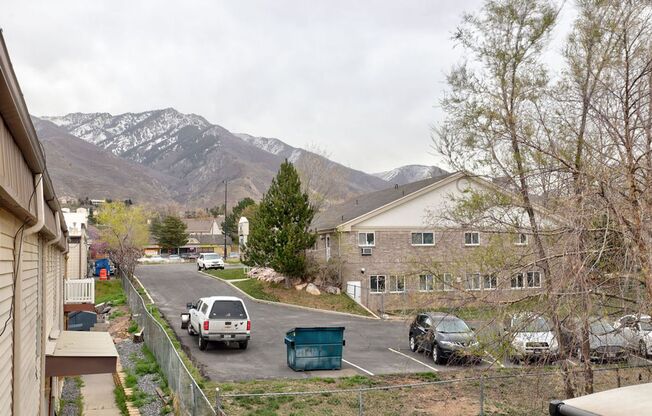 1 bed, 1 bath, 720 sqft, $1,095, Unit UNIT 12