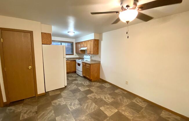 1 bed, 1 bath, 635 sqft, $775, Unit 1