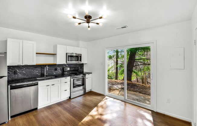 2 beds, 1.5 baths, 980 sqft, $1,895, Unit 2746 Gatewood Cir