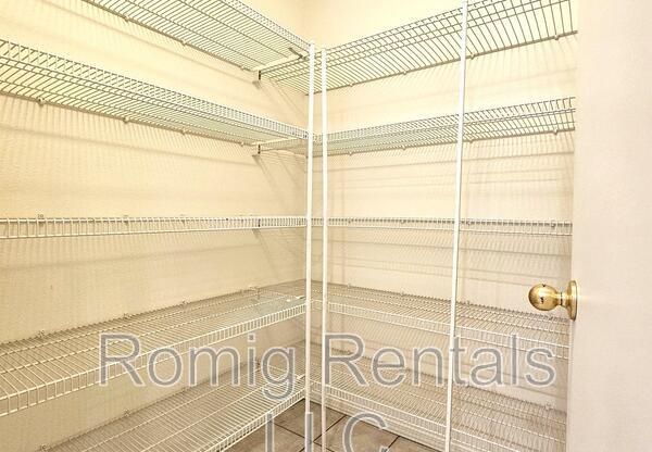 9703 NE TENNY CRK DR