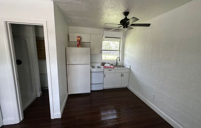 1 bed, 1 bath, $1,050