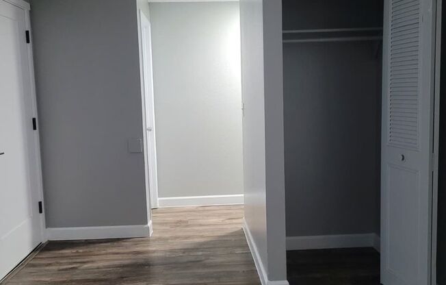 3 beds, 1 bath, 945 sqft, $1,700, Unit 1326 M4