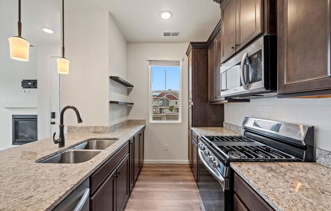 Modern Aurora 2-Bedroom Home!
