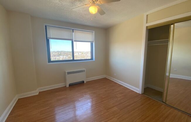1 bed, 1 bath, $995, Unit 1020