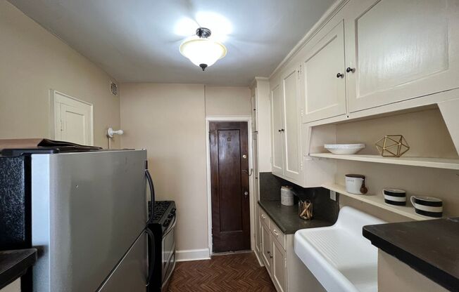 1 bed, 1 bath, 650 sqft, $995, Unit Unit 308 A900