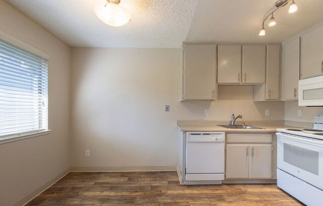 Olive Glen Apartments, in the Heart of Carmichael!