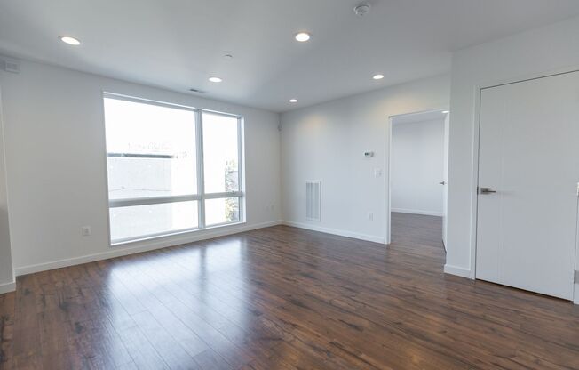 2 beds, 2 baths, 1,050 sqft, $2,475, Unit 310