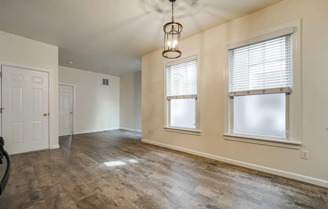 394 WOODLAWN AVE