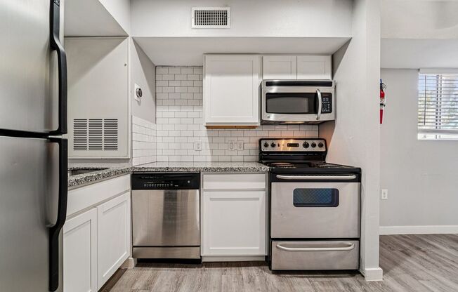 Studio, 1 bath, 500 sqft, $945, Unit 2807 Beauchamp - STUDIO2