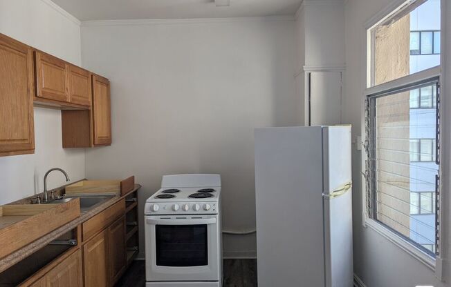 Studio, 1 bath, 600 sqft, $1,699, Unit 708