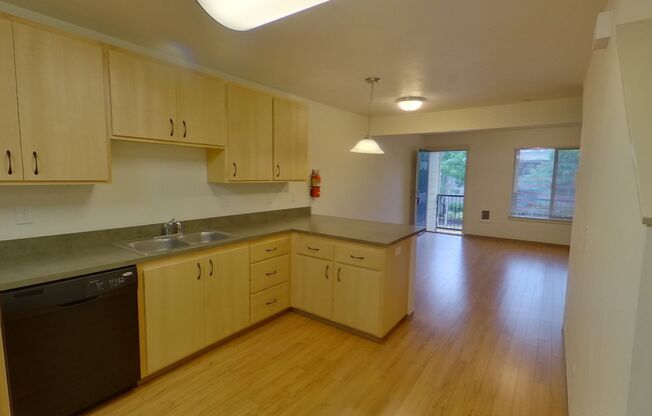 4 beds, 2.5 baths, 1,515 sqft, $3,600, Unit 31