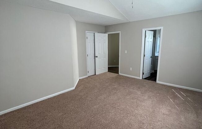 2 beds, 2 baths, 1,270 sqft, $1,500, Unit 2708-5 Upstairs 2BR 2BA Remodel Summit Pet Friendly