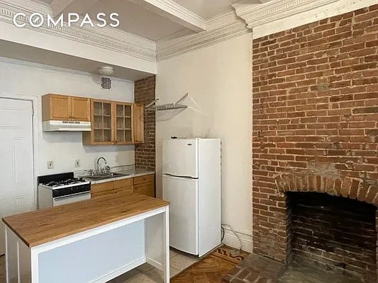 Studio, 1 bath, $2,650, Unit 5