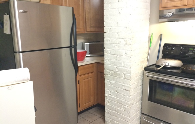 2 beds, 1 bath, 782 sqft, $2,900, Unit 02-B1