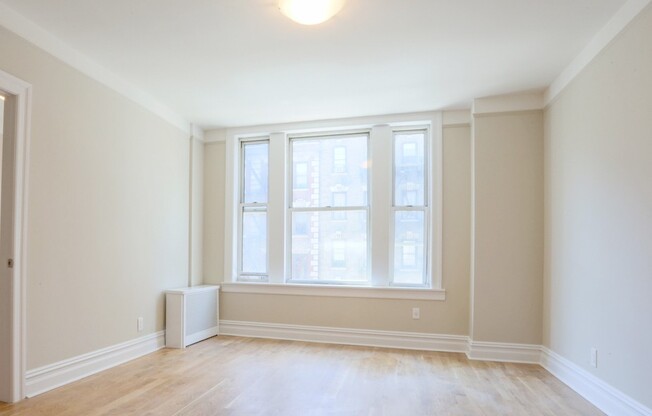 515 W 122 ST