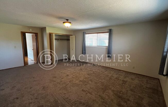 3 beds, 1 bath, $1,595