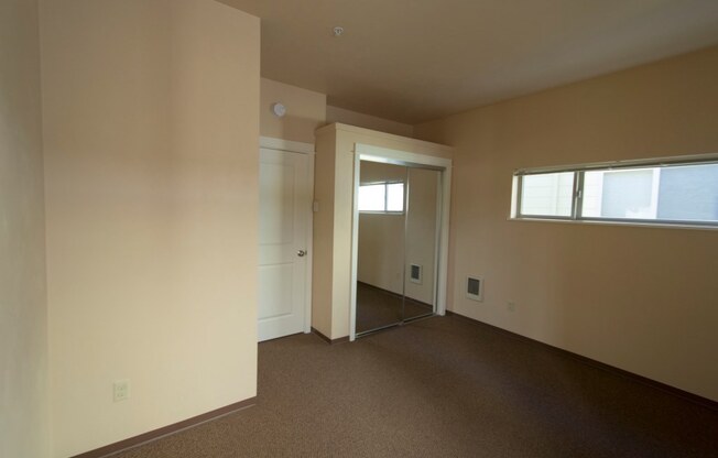 3 beds, 2.5 baths, 1,283 sqft, $2,325, Unit 19