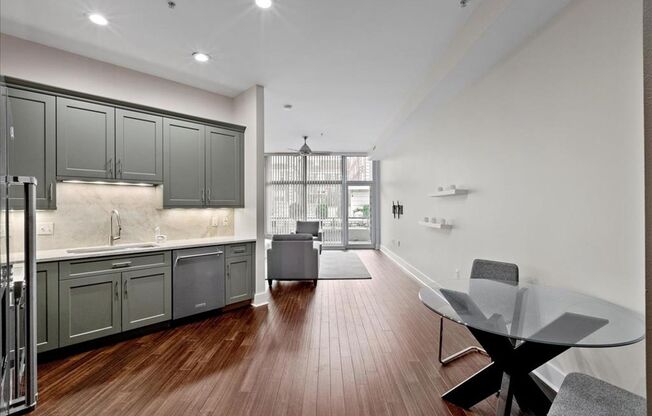 1 bed, 1 bath, 850 sqft, $2,300, Unit North Euclid Ave 9 #441