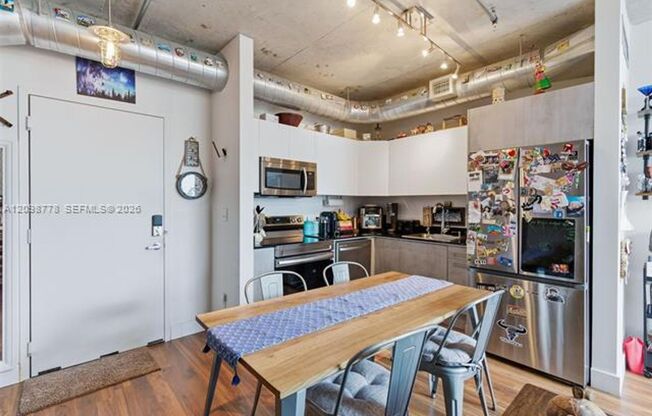 2 beds, 2 baths, $4,500, Unit # 3124