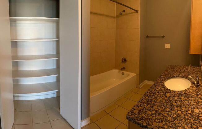 2 beds, 2 baths, $2,300, Unit # 7413