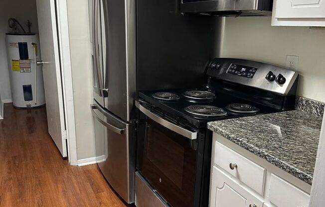 Upper level 3 bedroom/2 bath Condo available to call home!