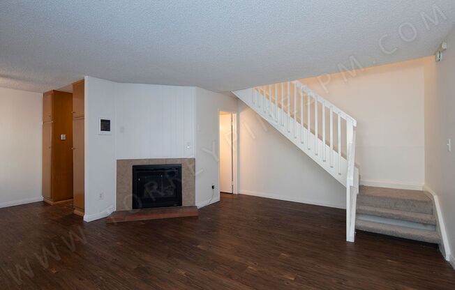 *OPEN HOUSE: 11/16 10-11AM* 2 BR Townhouse in Pacific Beach with Parking!