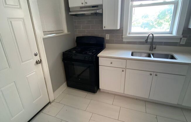 2 beds, 1 bath, 1,000 sqft, $1,450