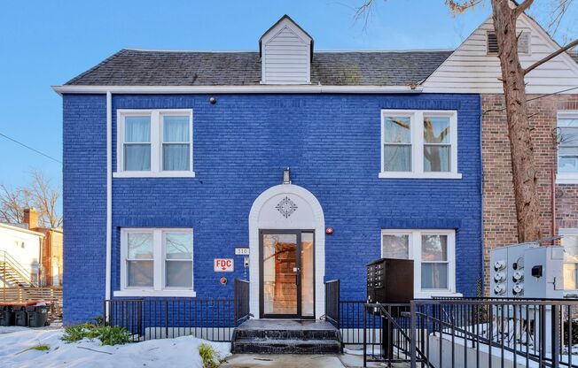 Beautiful 2BR 1BA Condo - Looking for You!