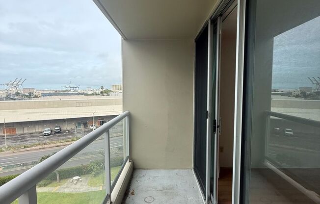 2 beds, 1 bath, $2,700, Unit UNIT 603