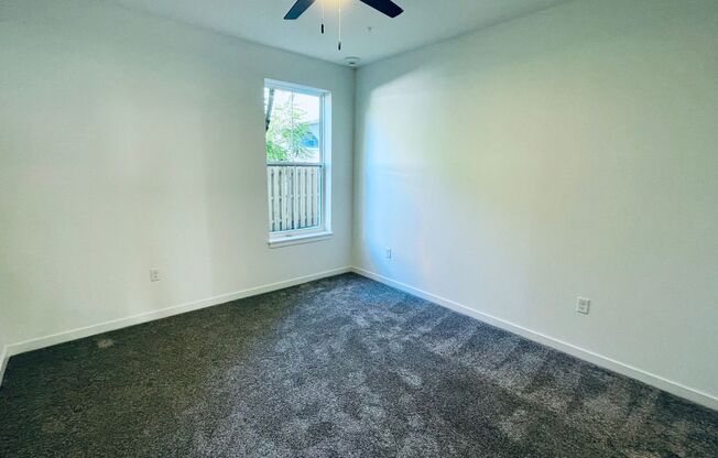 2 beds, 1 bath, 1,025 sqft, $1,600