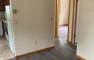 2 beds, 1 bath, $685, Unit 405 3rd Ave SW - Unit 1