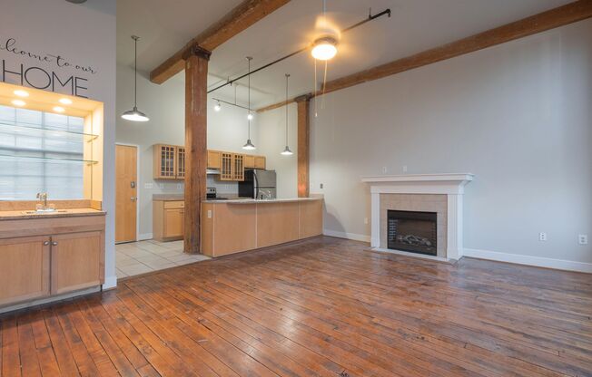 2 beds, 2 baths, 860 sqft, $1,350, Unit 405