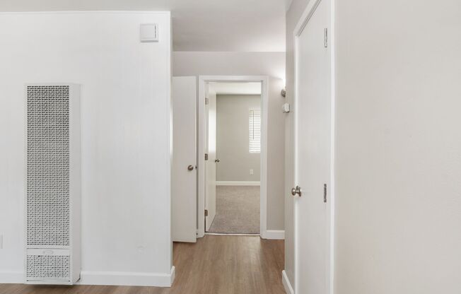 2 beds, 1 bath, 738 sqft, $2,695, Unit Unit 32